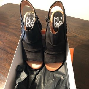 Miz Mooz New York City black leather shoes